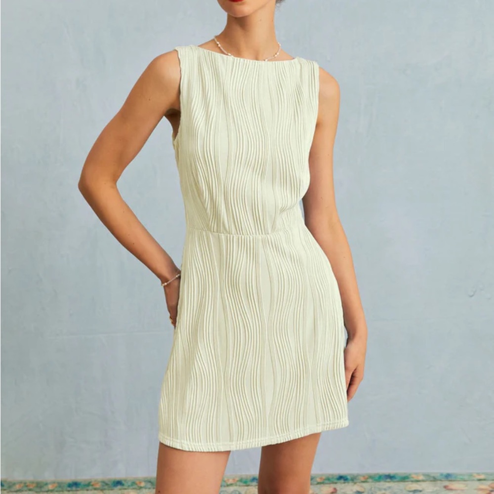 Biege water ripple sleeveless dress